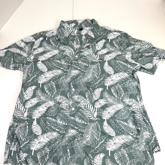 Green Leaf Print Men's Shirt & Shorts - Picture 4 of 12